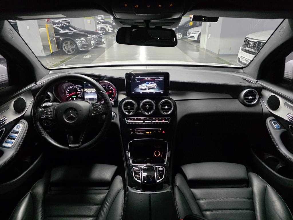 벤츠 GLC 클래스 GLC클래스 X253 GLC 220 d 4MATIC 프리미엄 쿠페 이미지 5