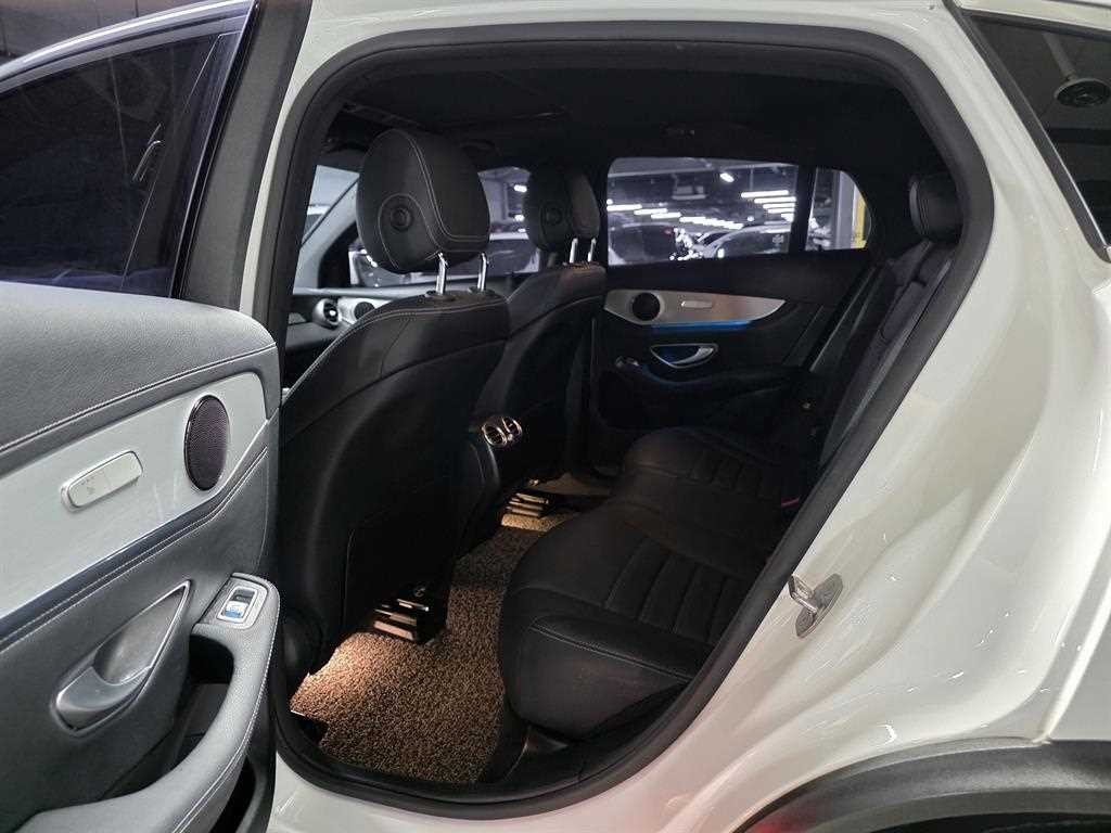 벤츠 GLC 클래스 GLC클래스 X253 GLC 220 d 4MATIC 프리미엄 쿠페 이미지 8