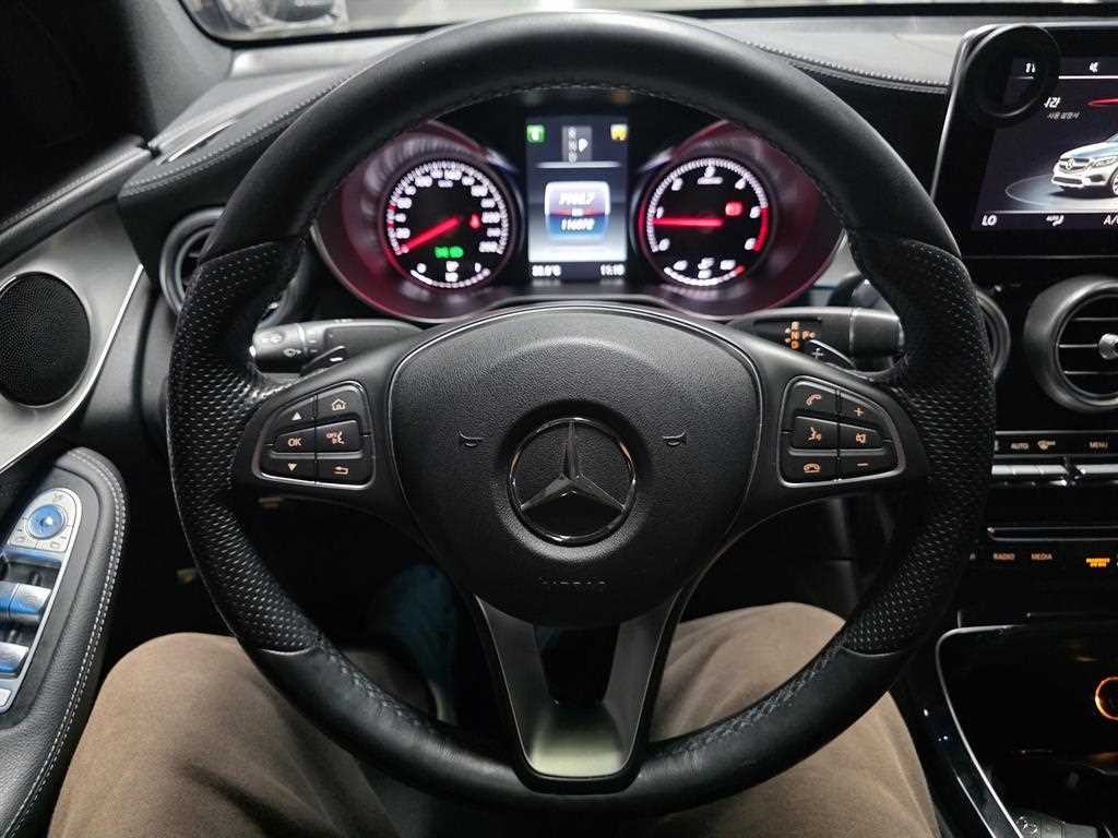벤츠 GLC 클래스 GLC클래스 X253 GLC 220 d 4MATIC 프리미엄 쿠페 이미지 9