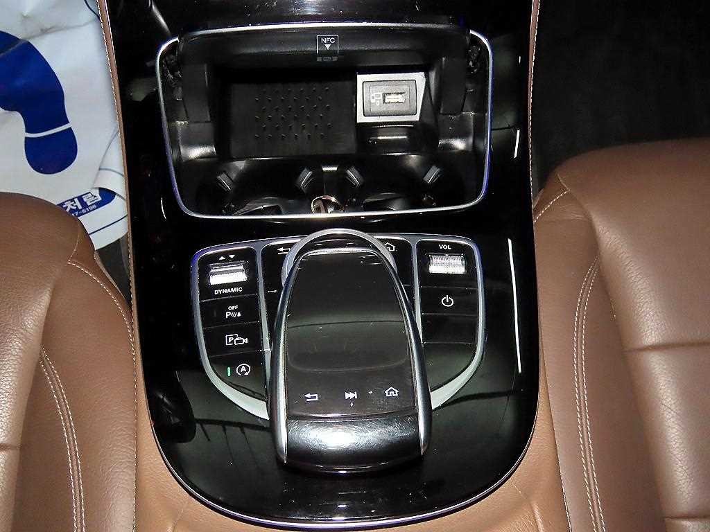 벤츠 E 클래스 E-클래스 W213 E300 아방가르드 이미지 13