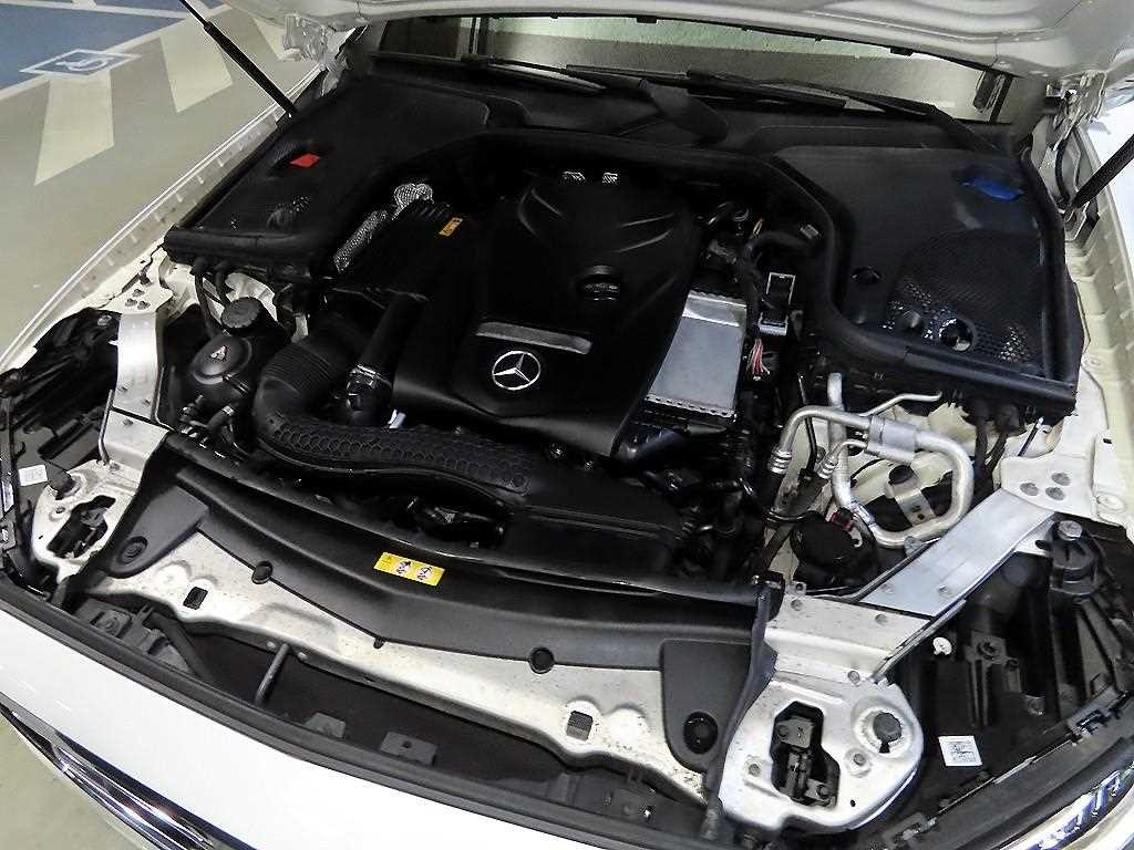 벤츠 E 클래스 E-클래스 W213 E300 아방가르드 이미지 19