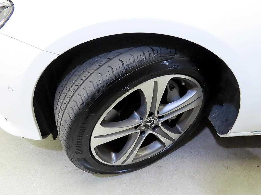 벤츠 E 클래스 E-클래스 W213 E300 아방가르드 이미지 20