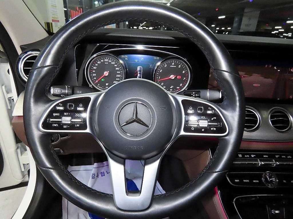 벤츠 E 클래스 E-클래스 W213 E300 아방가르드 이미지 8