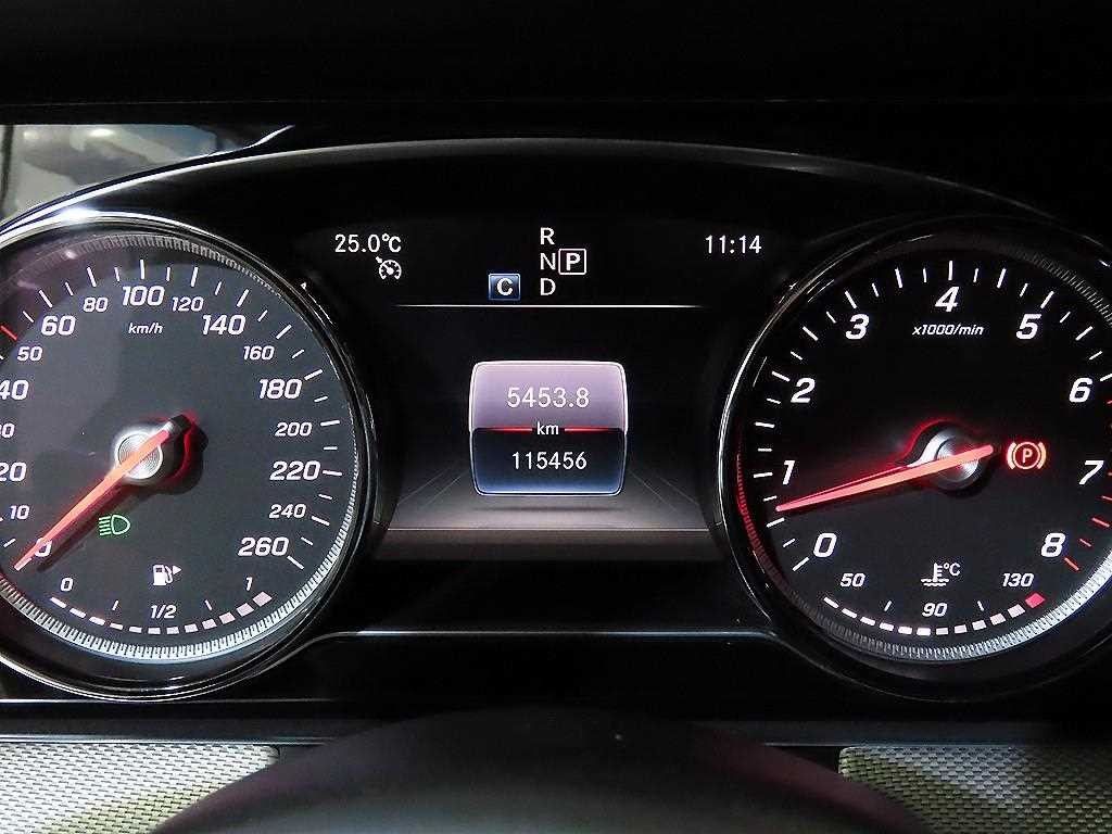 벤츠 E 클래스 E-클래스 W213 E300 아방가르드 이미지 9