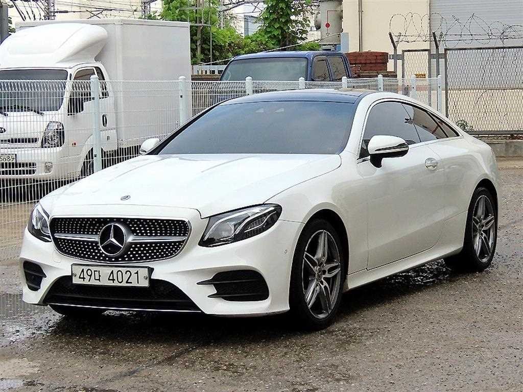 벤츠 E 클래스 E-클래스 W213 E220d 쿠페 이미지 1