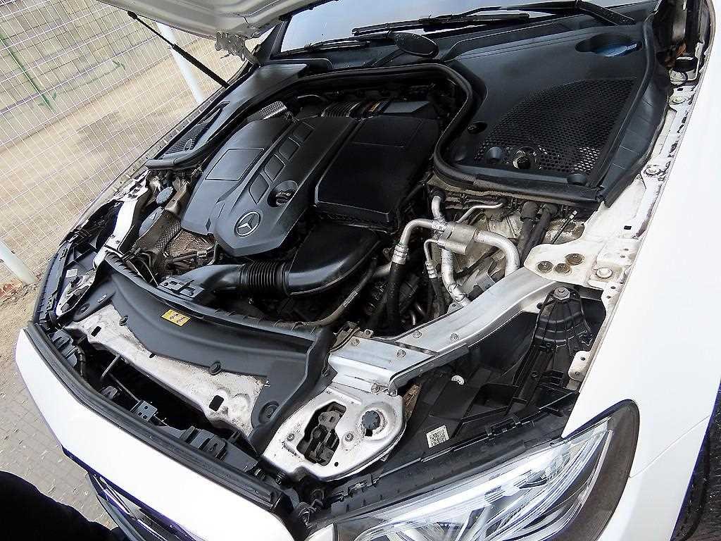 벤츠 E 클래스 E-클래스 W213 E220d 쿠페 이미지 19