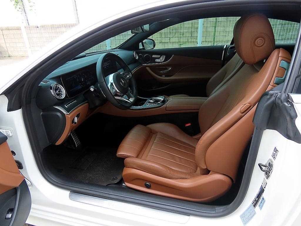 벤츠 E 클래스 E-클래스 W213 E220d 쿠페 이미지 5