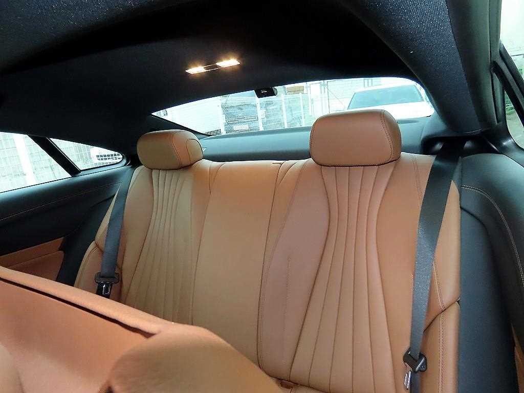 벤츠 E 클래스 E-클래스 W213 E220d 쿠페 이미지 6