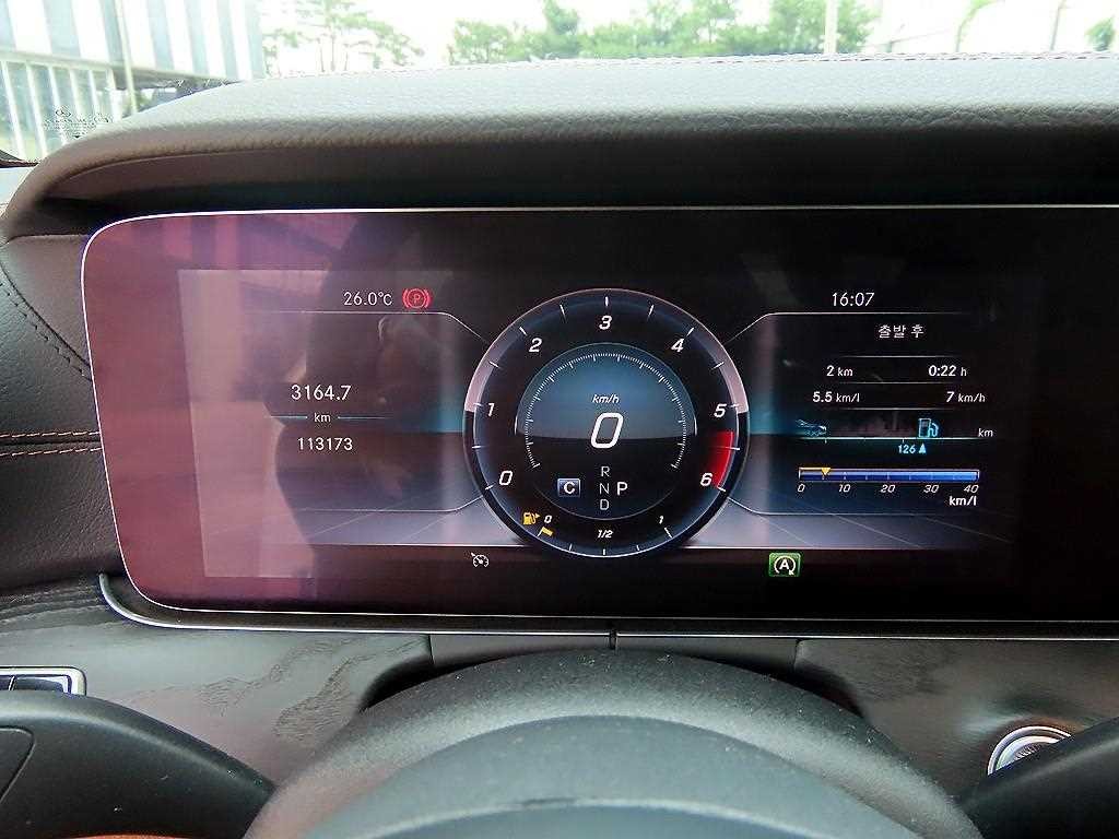 벤츠 E 클래스 E-클래스 W213 E220d 쿠페 이미지 9