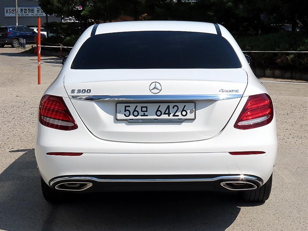 벤츠 E 클래스 E-클래스 W213 E300 4MATIC 익스클루시브 스텐다드 이미지 4
