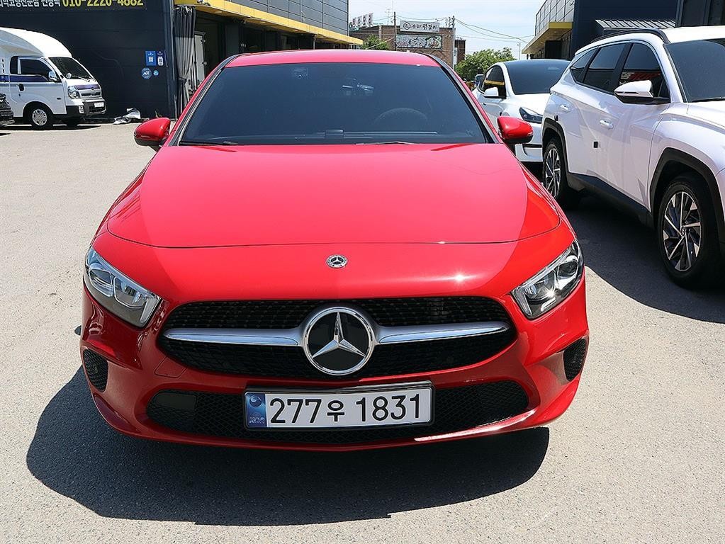 벤츠 A 클래스 A클래스 W177 A220 해치백 이미지 1