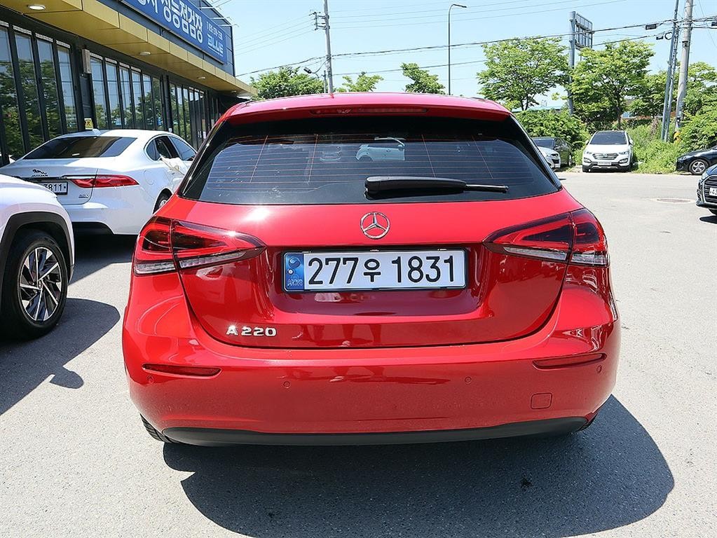 벤츠 A 클래스 A클래스 W177 A220 해치백 이미지 4