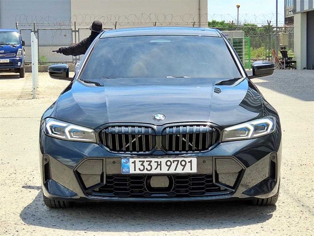 BMW 3시리즈 3시리즈 (G20) 320i M 스포츠 이미지 1