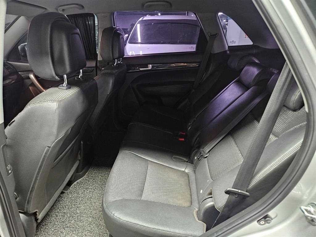 기아 쏘렌토 쏘렌토 R 디젤 4WD 2.2 TLX 고급형 이미지 10