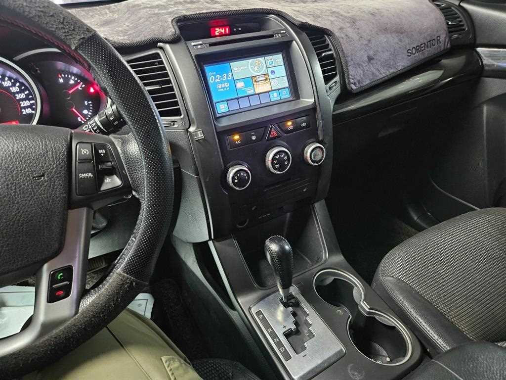 기아 쏘렌토 쏘렌토 R 디젤 4WD 2.2 TLX 고급형 이미지 12