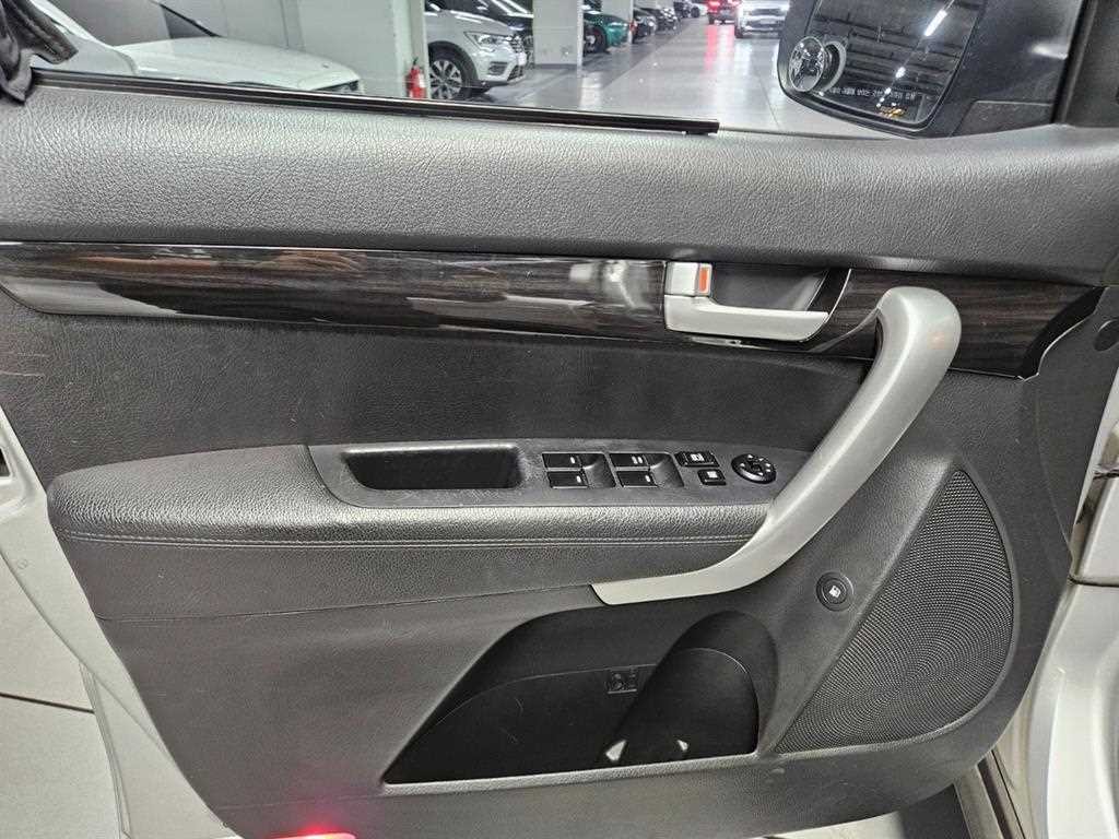 기아 쏘렌토 쏘렌토 R 디젤 4WD 2.2 TLX 고급형 이미지 15