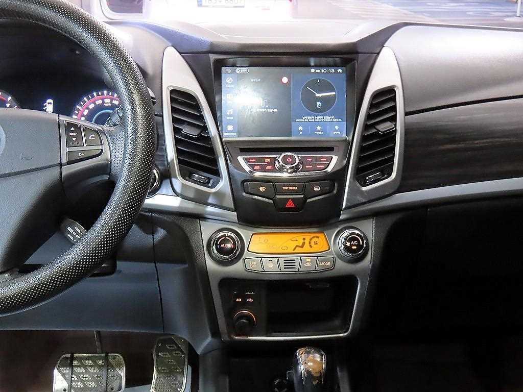 KG모빌리티(쌍용) 코란도 뉴코란도C 2WD 2.2 RX 최고급형 이미지 11