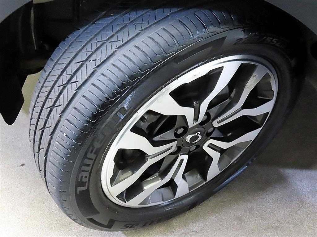 KG모빌리티(쌍용) 코란도 뉴코란도C 2WD 2.2 RX 최고급형 이미지 20