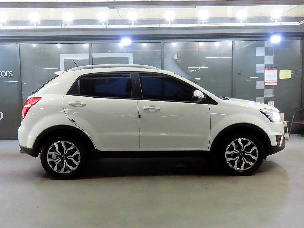 KG모빌리티(쌍용) 코란도 뉴코란도C 2WD 2.2 RX 최고급형 이미지 3