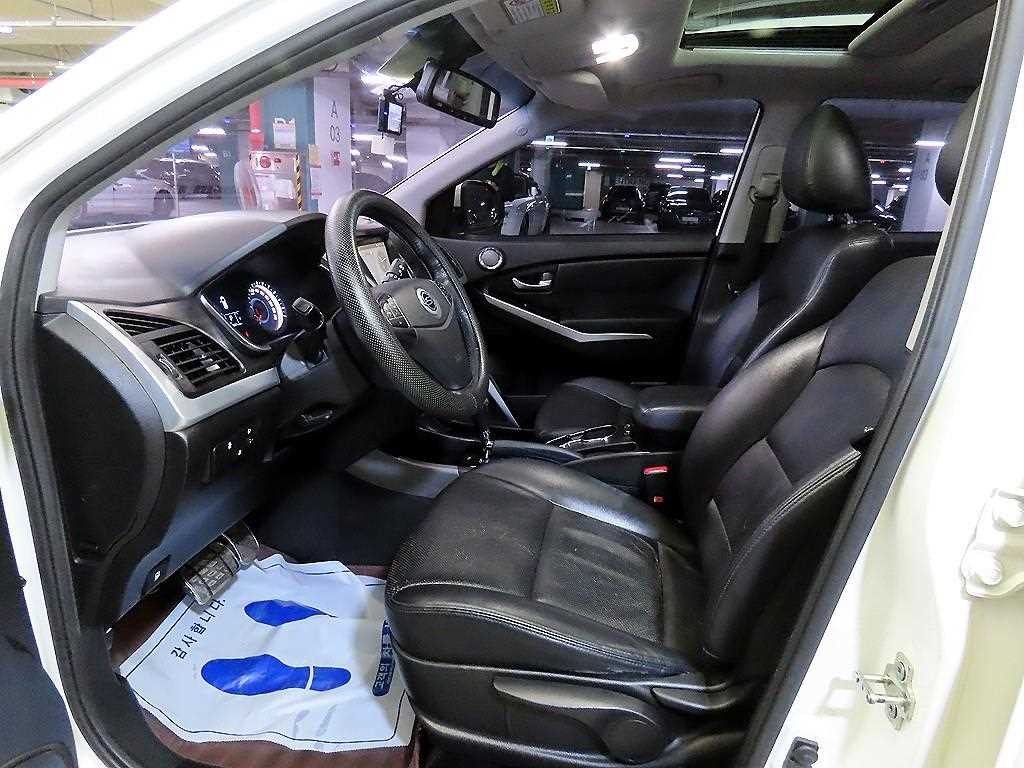 KG모빌리티(쌍용) 코란도 뉴코란도C 2WD 2.2 RX 최고급형 이미지 6