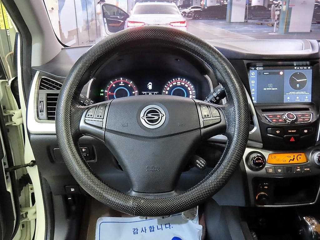 KG모빌리티(쌍용) 코란도 뉴코란도C 2WD 2.2 RX 최고급형 이미지 8