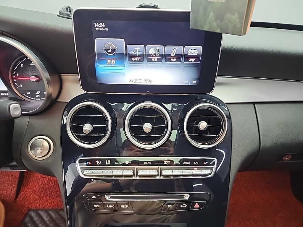 벤츠 C 클래스 C클래스 W205 C200 이미지 11