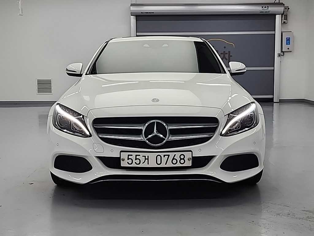 벤츠 C 클래스 C클래스 W205 C200 이미지 3