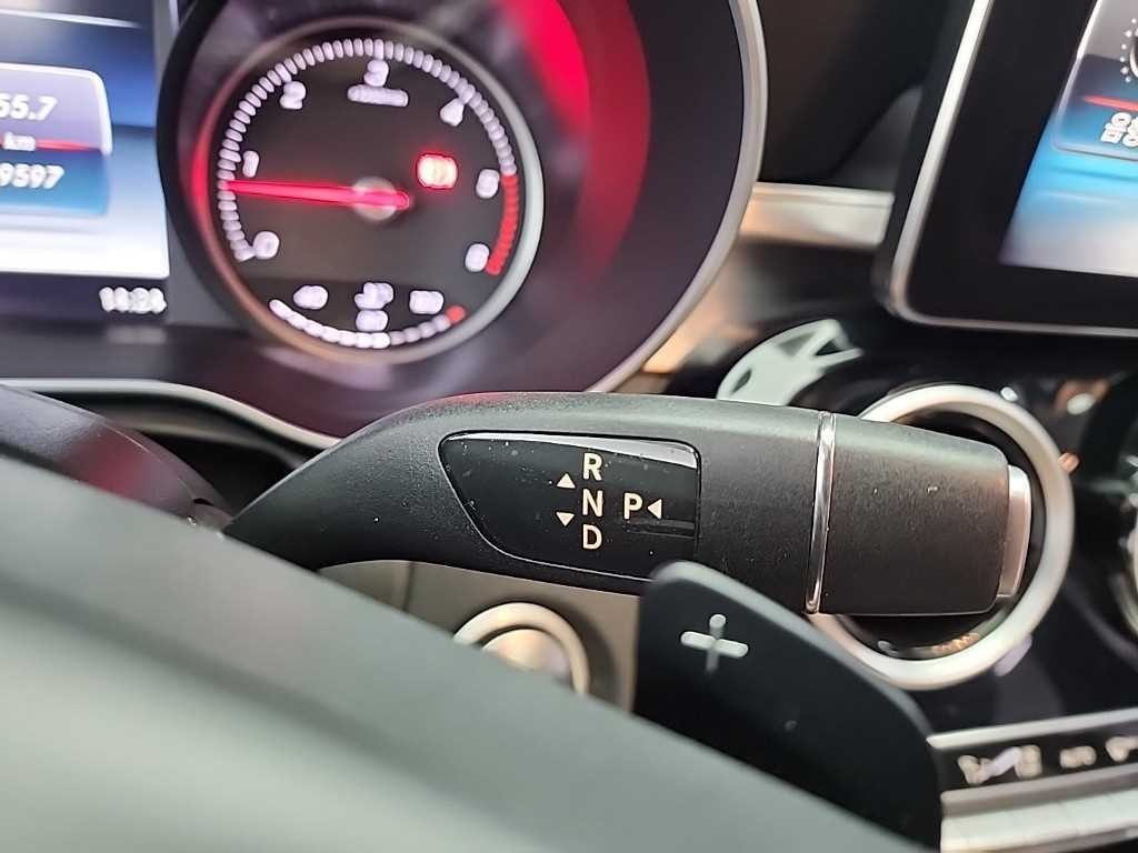 벤츠 C 클래스 C클래스 W205 C200 이미지 9