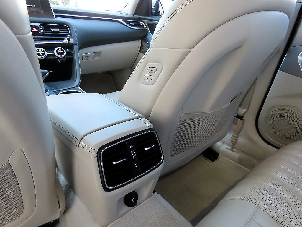 제네시스 G70 3.3T 스포츠 AWD 프레스티지 이미지 16