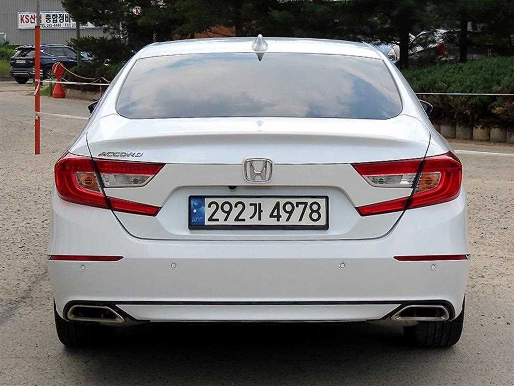 혼다 어코드 어코드(10세대) 1.5 터보 이미지 4