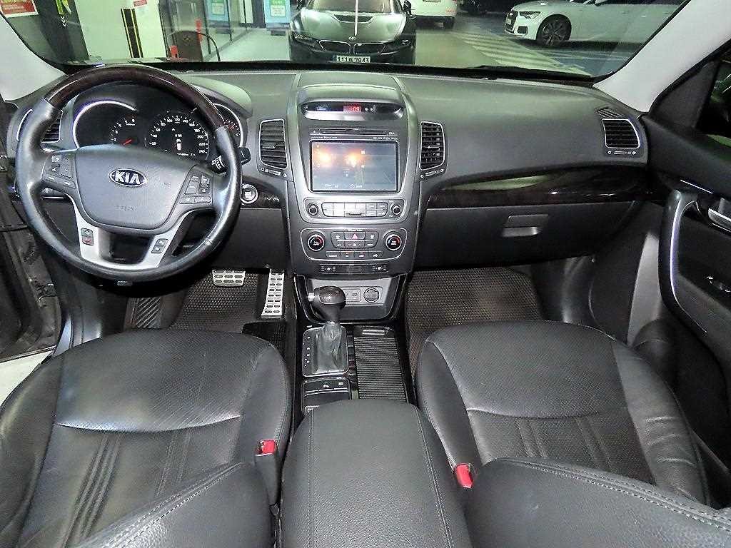 기아 쏘렌토 뉴 쏘렌토 R 2WD 2.0 노블레스 이미지 10