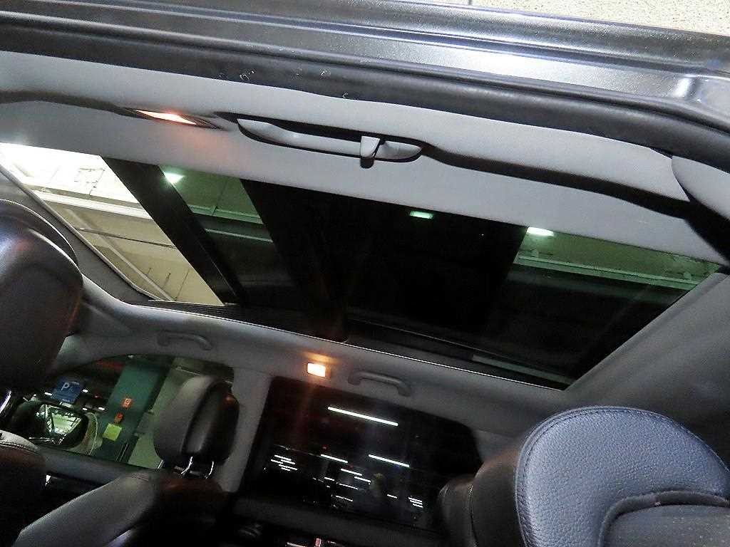 기아 쏘렌토 뉴 쏘렌토 R 2WD 2.0 노블레스 이미지 16