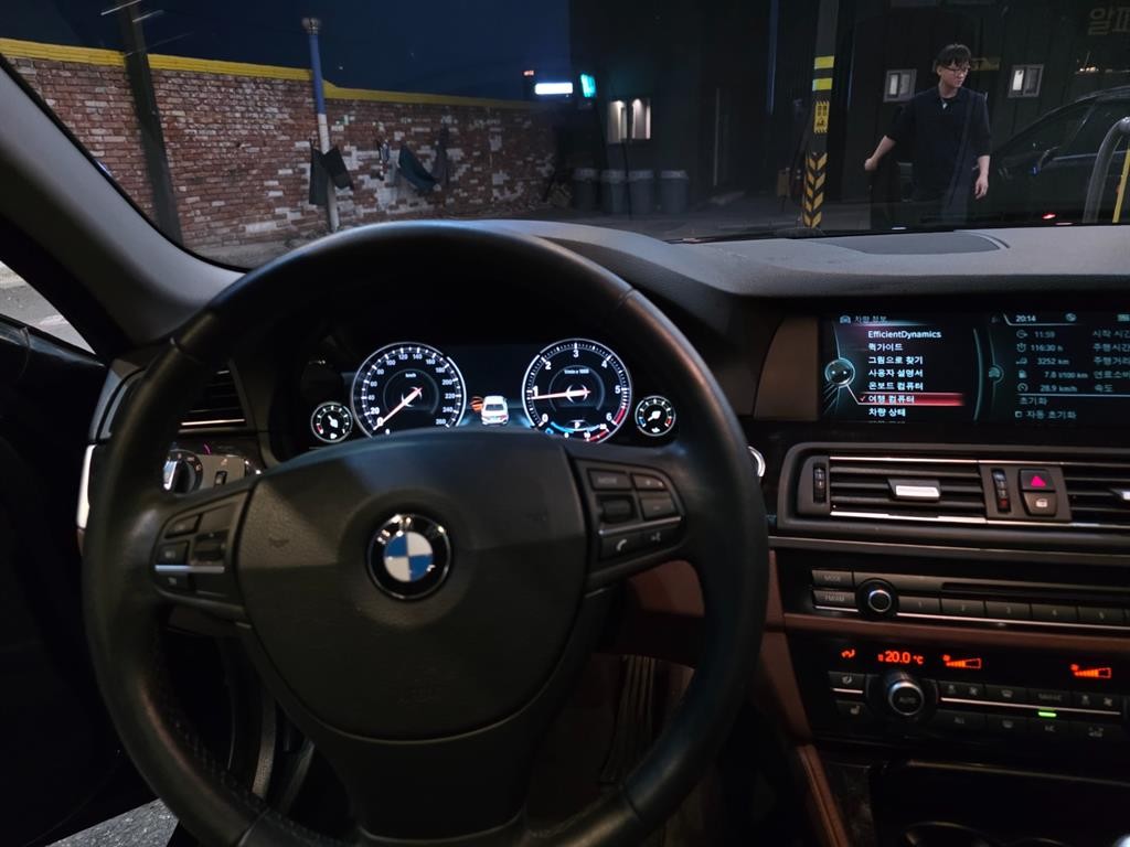 BMW 5시리즈 5시리즈 (F10) 525d xDrive 이미지 8