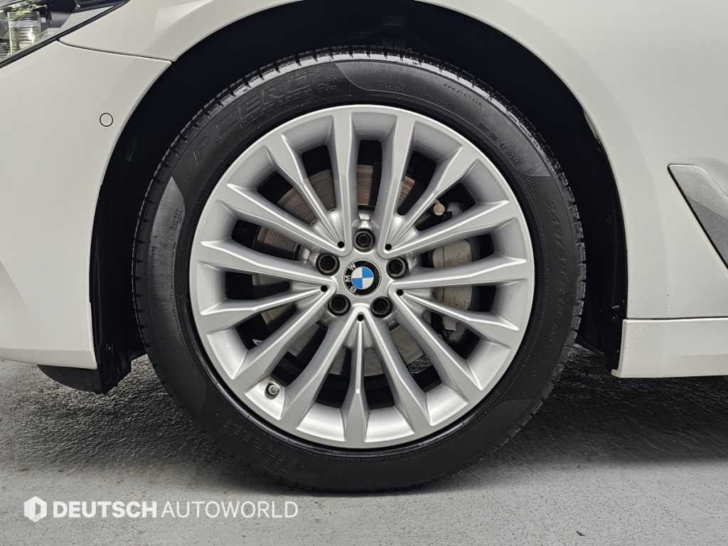 BMW 5시리즈 5시리즈 (G30) 530i xDrive 럭셔리 플러스 이미지 5