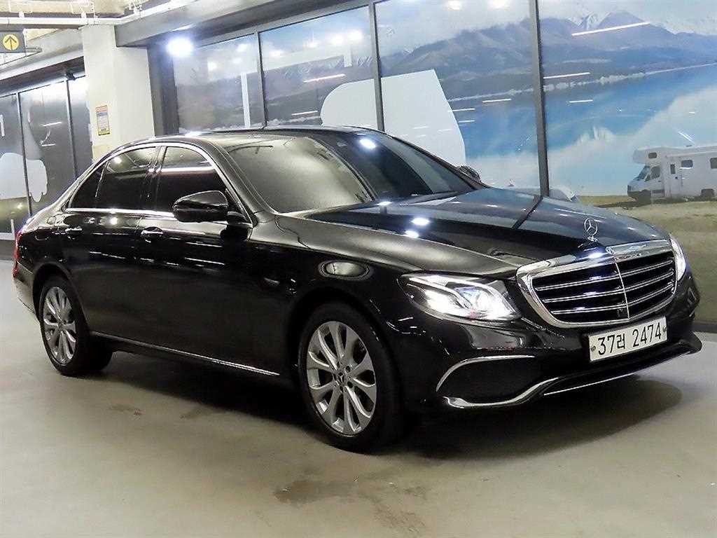 벤츠 E 클래스 E-클래스 W213 E300 4MATIC 익스클루시브 이미지 1
