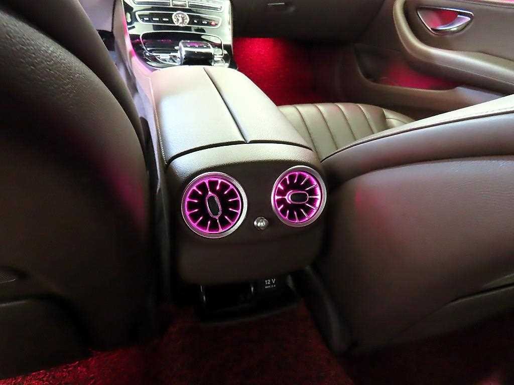 벤츠 E 클래스 E-클래스 W213 E300 4MATIC 익스클루시브 이미지 15