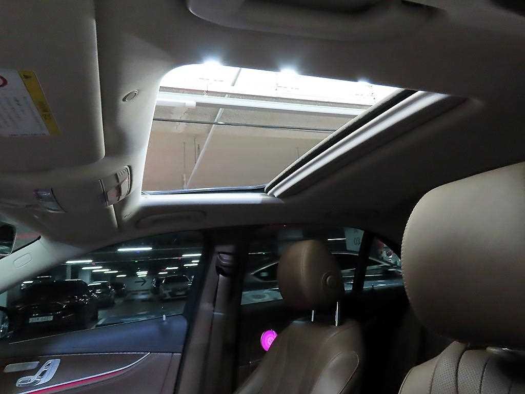 벤츠 E 클래스 E-클래스 W213 E300 4MATIC 익스클루시브 이미지 16