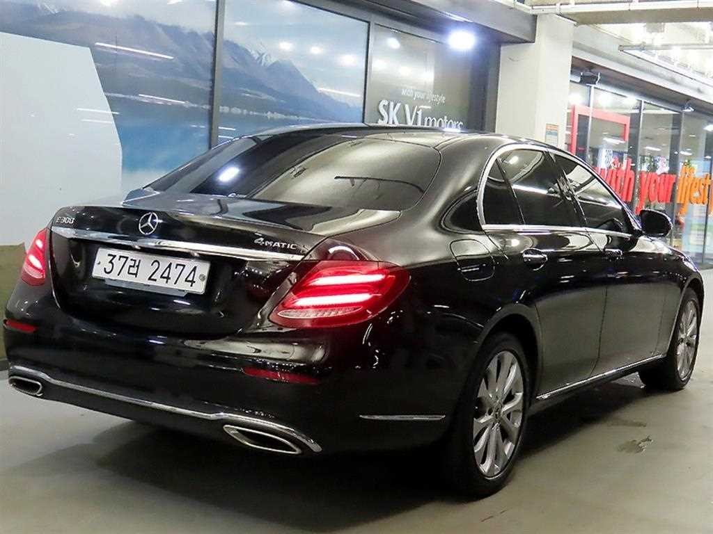 벤츠 E 클래스 E-클래스 W213 E300 4MATIC 익스클루시브 이미지 4