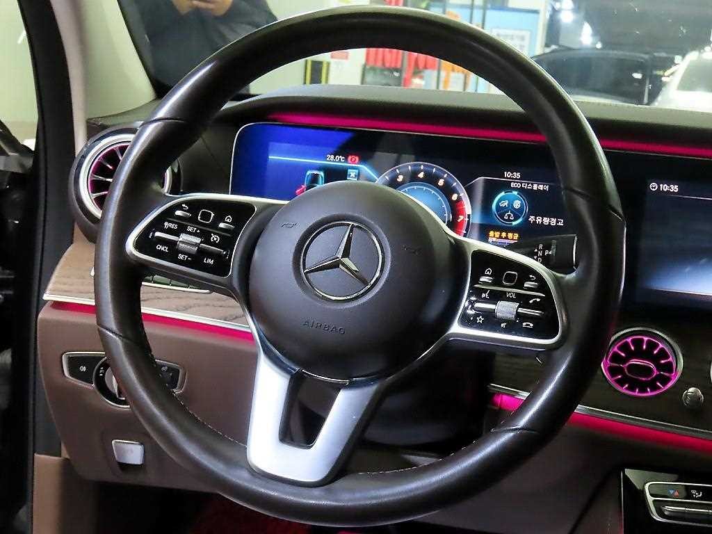 벤츠 E 클래스 E-클래스 W213 E300 4MATIC 익스클루시브 이미지 8