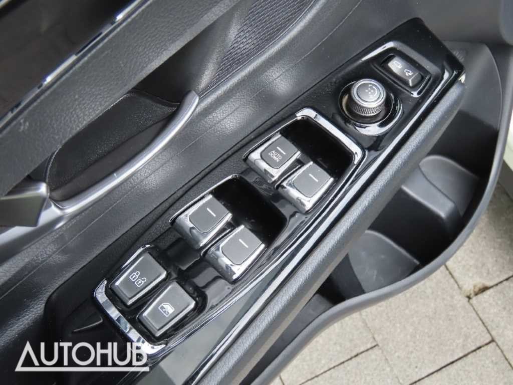KG모빌리티(쌍용) 코란도 뷰티풀코란도 2WD 디젤 1.6 딜라이트 이미지 13