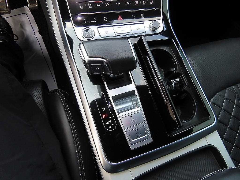 아우디 Q8 55 TFSI 콰트로 프리미엄 이미지 11
