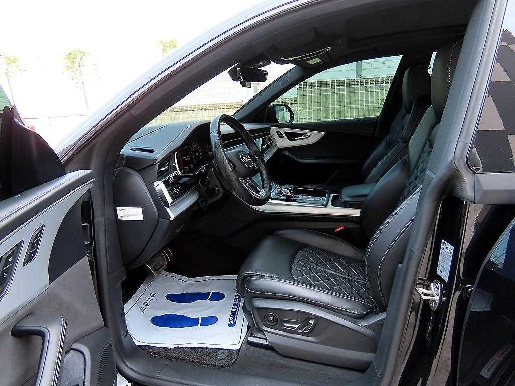 아우디 Q8 55 TFSI 콰트로 프리미엄 이미지 5