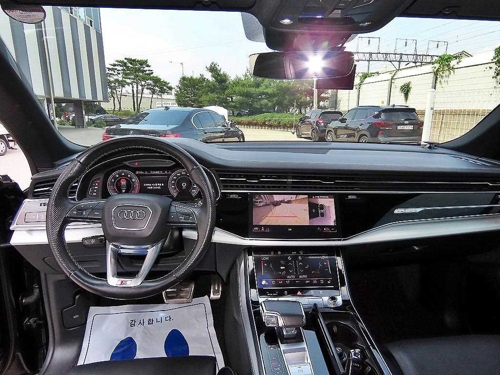 아우디 Q8 55 TFSI 콰트로 프리미엄 이미지 7