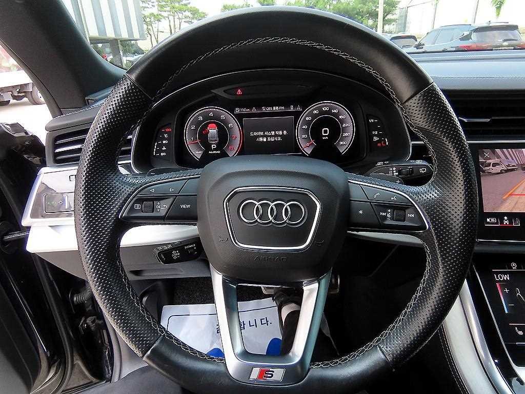 아우디 Q8 55 TFSI 콰트로 프리미엄 이미지 8