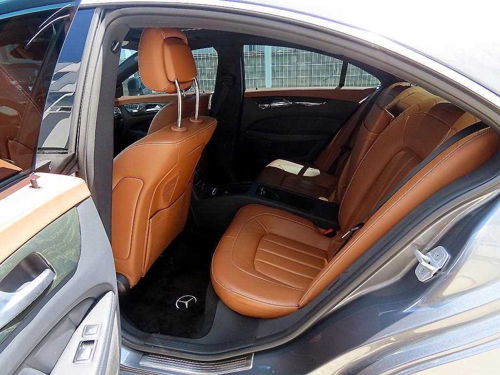 벤츠 CLS 클래스 CLS클래스 W218 CLS 400 AMG Line 이미지 6