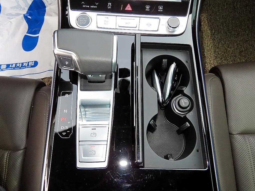 아우디 A8 A8 (D5) 55 TFSI 콰트로 LWB 이미지 11