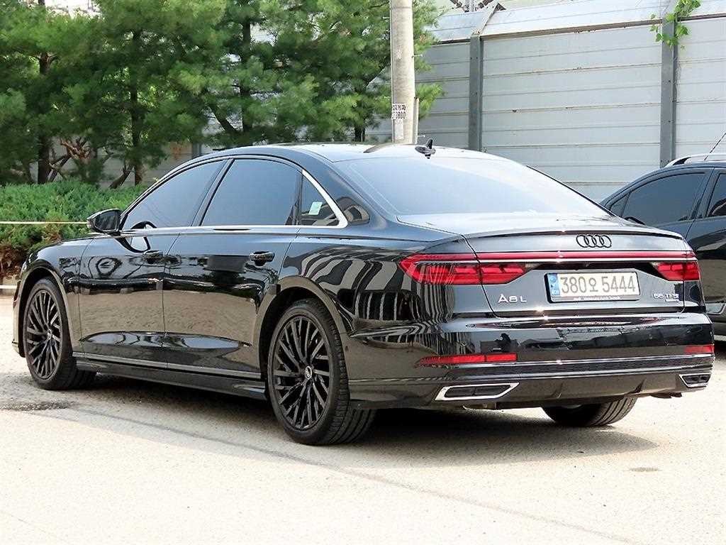 아우디 A8 A8 (D5) 55 TFSI 콰트로 LWB 이미지 3