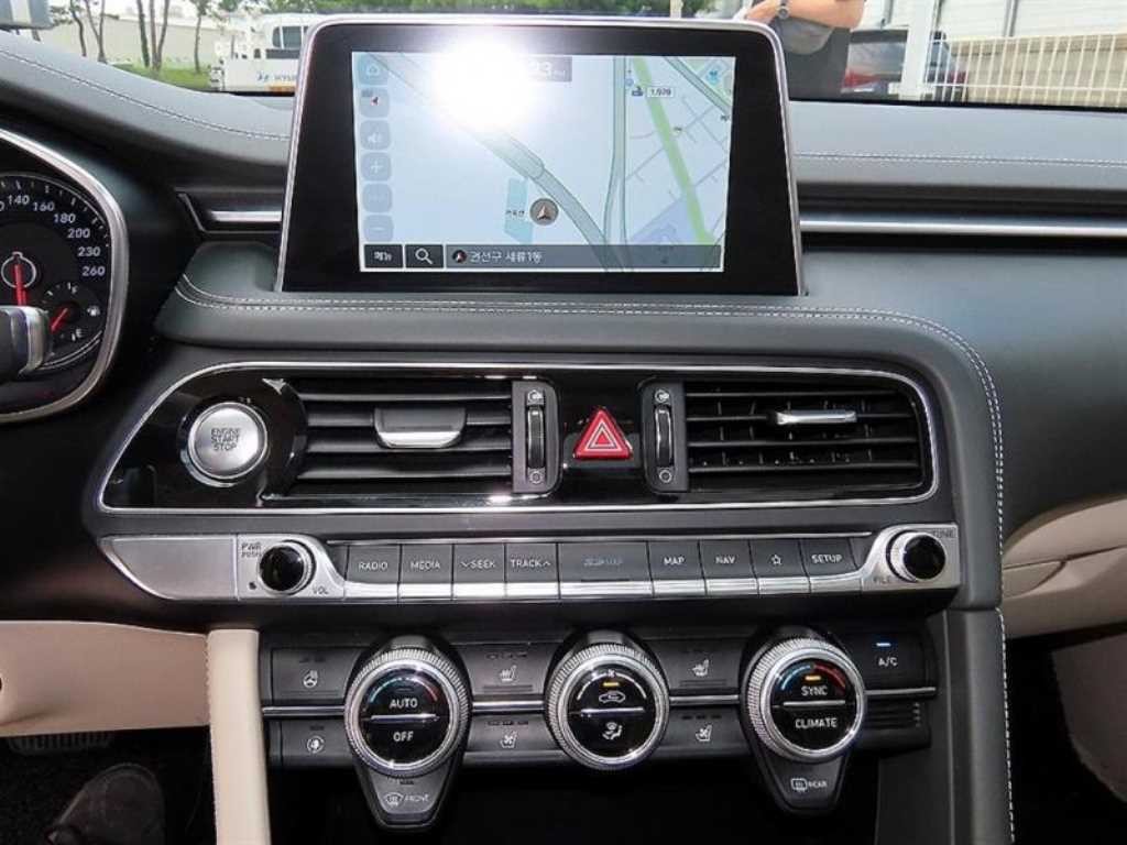 제네시스 G70 2.0T 엘리트 이미지 17