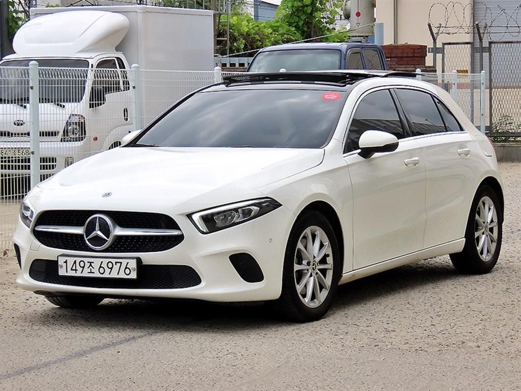 벤츠 A 클래스 A클래스 W177 A220 해치백 이미지 2