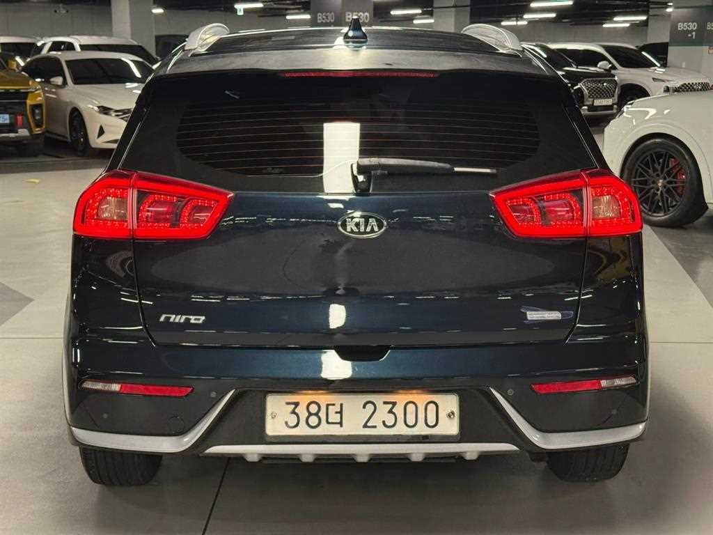 기아 니로 1.6 하이브리드 프레스티지 이미지 4